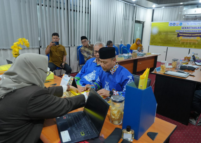 Prof. Warsito Daftarkan Diri Sebagai Bakal Calon Rektor Unila