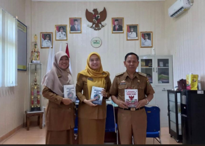 Guru SMA Negeri 1 Kalianda Terbitkan Buku Ontologi