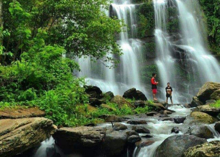 7 Tempat Wisata Hits dan Terpopuler di Lampung Barat, Nomor 3 Indah dan Menyejukkan  