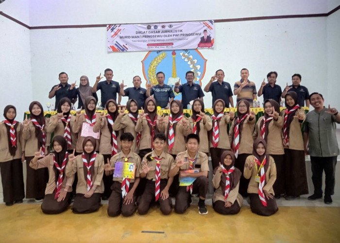 PWI Pringsewu Bekali Pelajar Laskar Tinta Emas dengan Dasar Jurnalistik