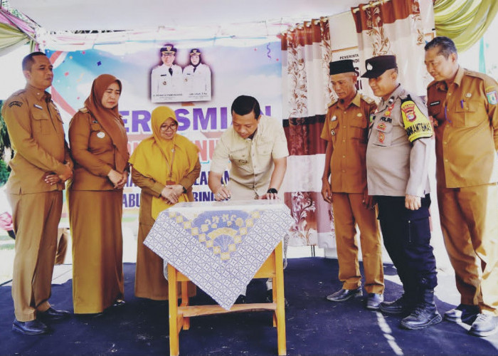 Bupati Riyanto Resmikan SDN 1 Gunung Raya, Warga Kini Tak Perlu Sekolah Jauh
