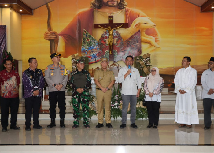 Kapolres Tanggamus Bersama Forkompinda Meninjau Kegiatan Misa Natal di Gereja Gisting 