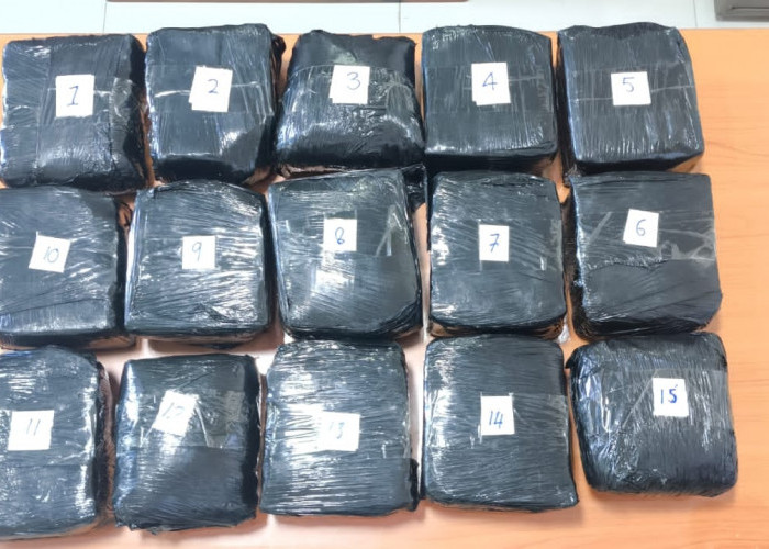 Polda Lampung Gagalkan Penyelundupan Sabu Yang Dibawa Pakai Ambulans di Pelabuhan Bakauheni