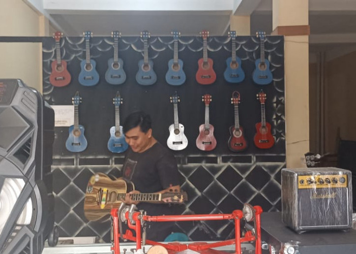 Selain Servis Gitar,Surya Musik Pringsewu Juga Terima Custom Gitar