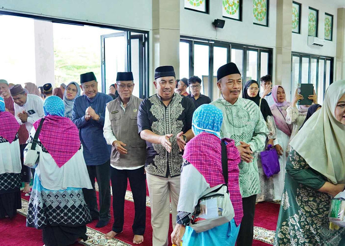 Wabup Pringsewu Lepas Jamaah Calon Haji Kloter 31 