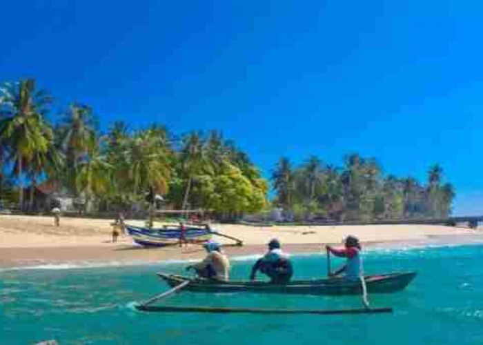 Keindahan Wisata Pantai Labuhan Jukung, Krui. Segini Biaya Masuknya