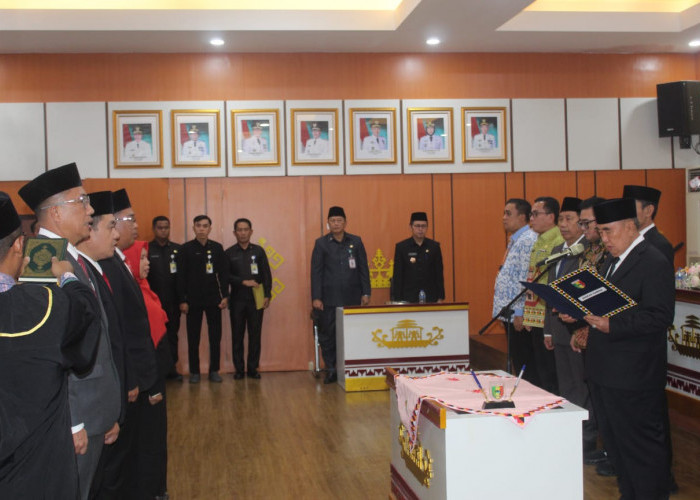 Bupati Tanggamus Lantik 13 Pejabat, Andi Dermawan Digeser dari Sekwan ke Diskoperindag 