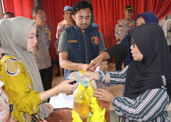 Gerakan Pangan Murah di Gisting Disambut Antusias Warga