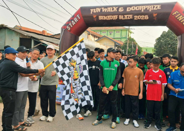 Prof. Warsito Lepas Semadap Blaze Fun Walk 2026 Darul Fattah