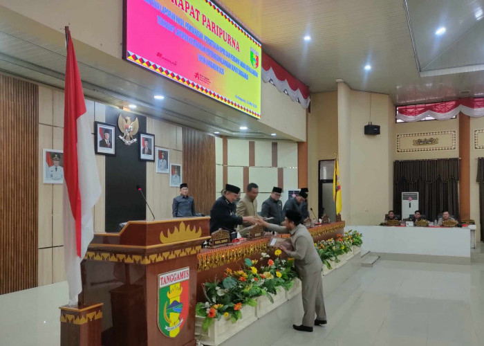 DPRD Tanggamus Setujui LKPj Bupati 2025, Pansus Berikan Catatan ke OPD