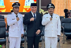 Lantik Dua Pj Kepala Pekon, Bupati Tanggamus Tegaskan Pelayanan Harus Adil Tanpa Pandang Bulu