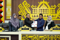 DPRD Pringsewu Rekomendasikan LKPj 2025, Bupati Sampaikan Pendapat atas Ranperda Pesantren