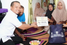 Bupati Pringsewu Salurkan Bantuan untuk Keluarga Korban Tenggelam dan Kebakaran