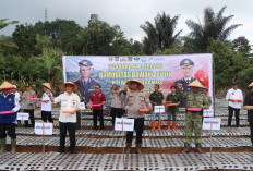 Polres Tanggamus Tanam Perdana Bawang Putih di Ulu Belu
