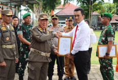 Berhasil Ungkap Kasus Pembunuhan Pasutri di Pugung,  15 Personel Polres Tanggamus Terima Penghargaan Bupati