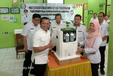 Bupati Pringsewu Serahkan Bantuan Oxygen Concentrator dari Kemenkes