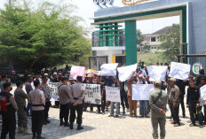 Polemik Pilkakon Bandung Baru Barat, Ratusan Warga Datangi Pemkab-DPRD Pringsewu