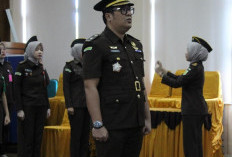 Kajari Tanggamus Lantik Kasi Intelijen Baru, Tekankan Peran Intelijen sebagai Mata dan Telinga Kejaksaan