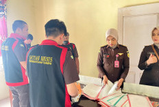 Tim Penyidik Cabjari Tanggamus di Talang Padang Geledah Kantor Pekon Wayhalom 