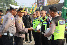 Perangi Judi Online, Kapolres Pringsewu Periksa Ponsel Seluruh Personel