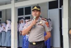 Kapolres Tanggamus Jadi Pembina Upacara di SMAN 1 Kota Agung, Ingatkan Pelajar Bahaya Narkoba