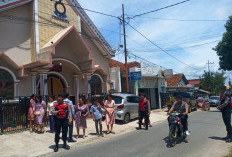 Ratusan Personel Gabungan Amankan Misa Natal di Pringsewu