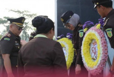 Ziarah ke Makam Pahlawan, Kajari Tanggamus Tegaskan Pentingnya Integritas dan Pengabdian