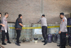 Polisi Gerebek Gudang BBM Oplosan Beromzet Miliaran di Pringsewu, Ribuan Liter Disita