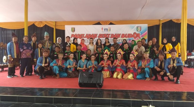 Seni Tari Asal Pringsewu Pukau TMII