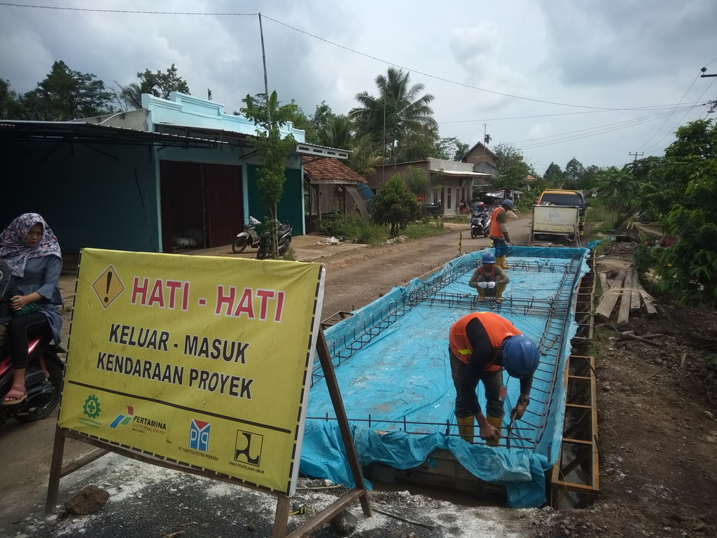 PGE Perbaiki Jalan Talangpadang – Ulubelu