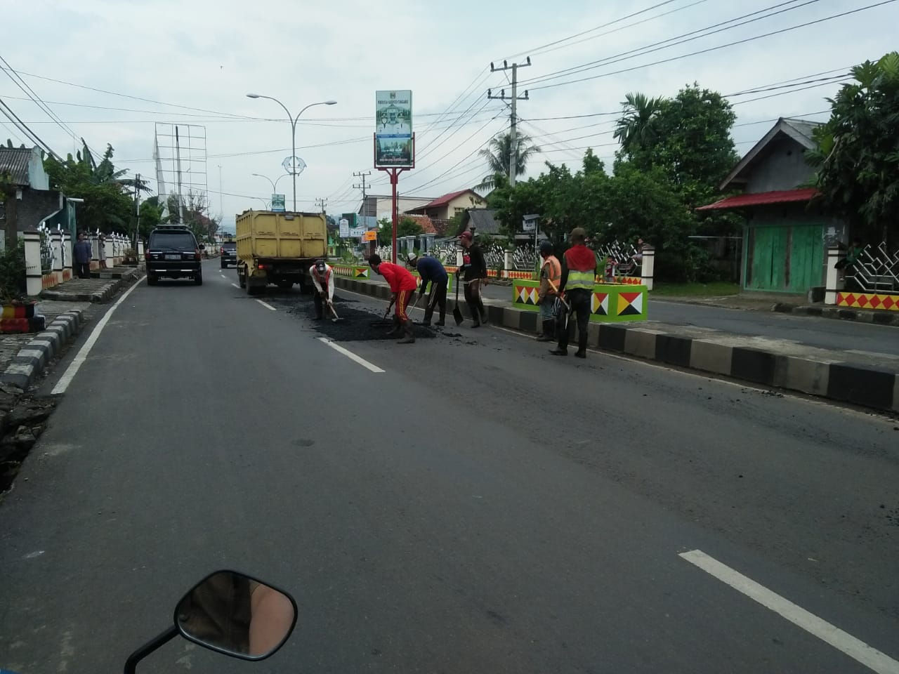 Tambal Sulam Asal Jadi Dikeluhkan Pengguna Jalan