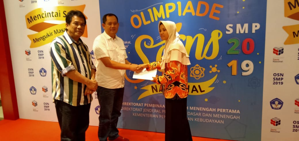 Wabup Dampingi Siswa Di Lomba  OSN Tingkat Nasional