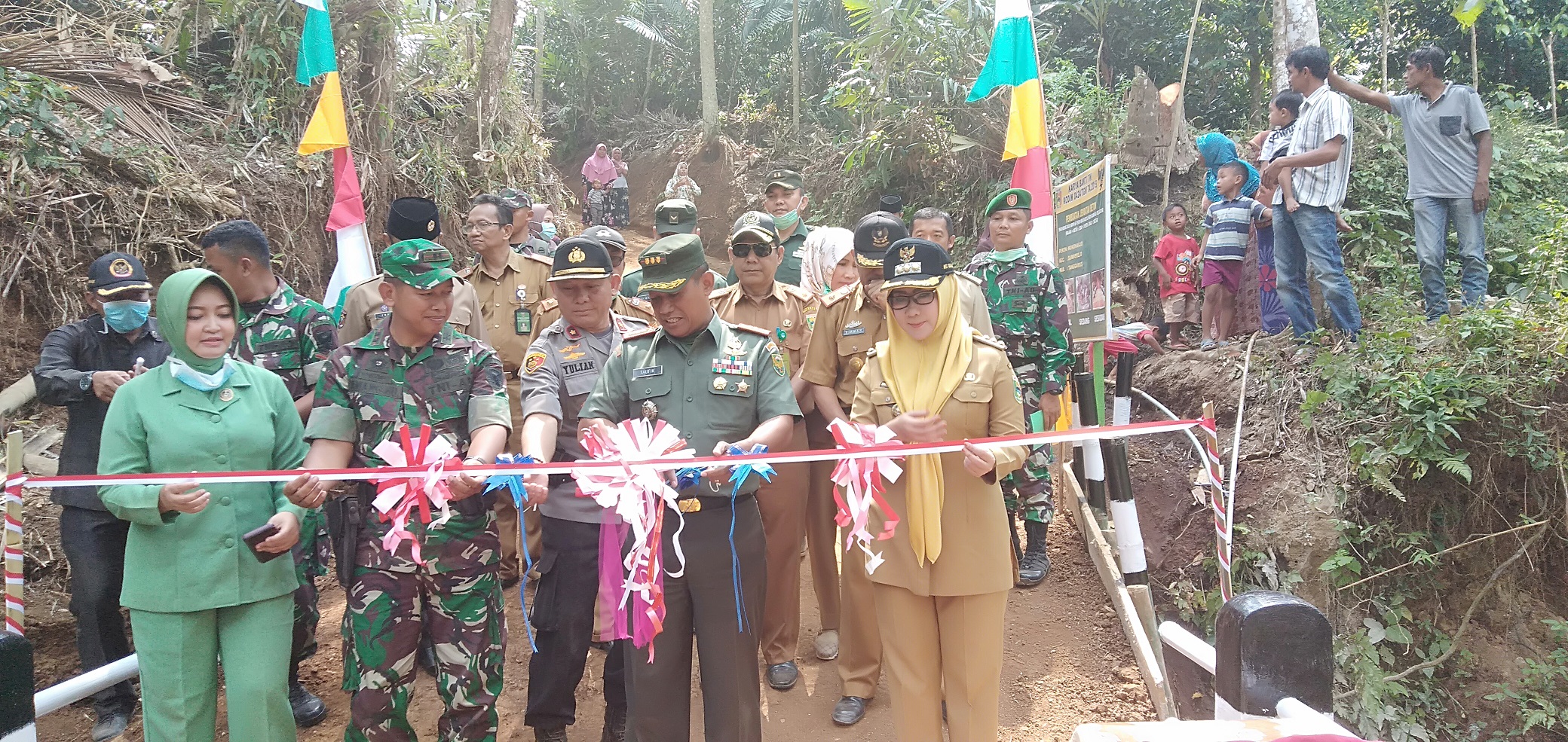 Bupati Puji Pelaksanaan Karya Bakti TNI