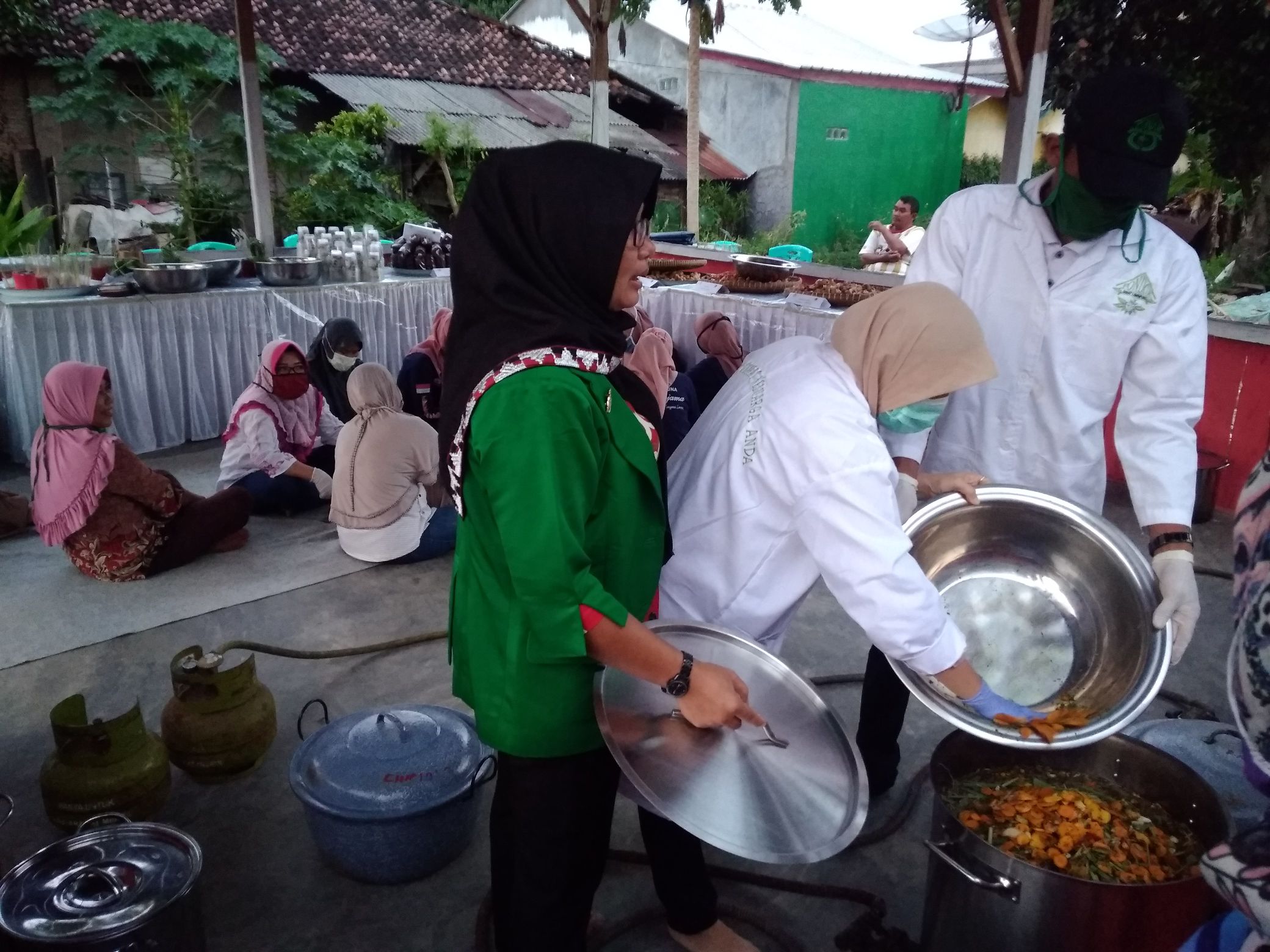 1.000 Cup Jamu Untuk Pejuang Kemanusiaan