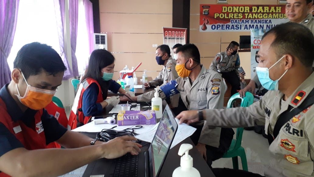 Personel Polres Tanggamus Donorkan Darah