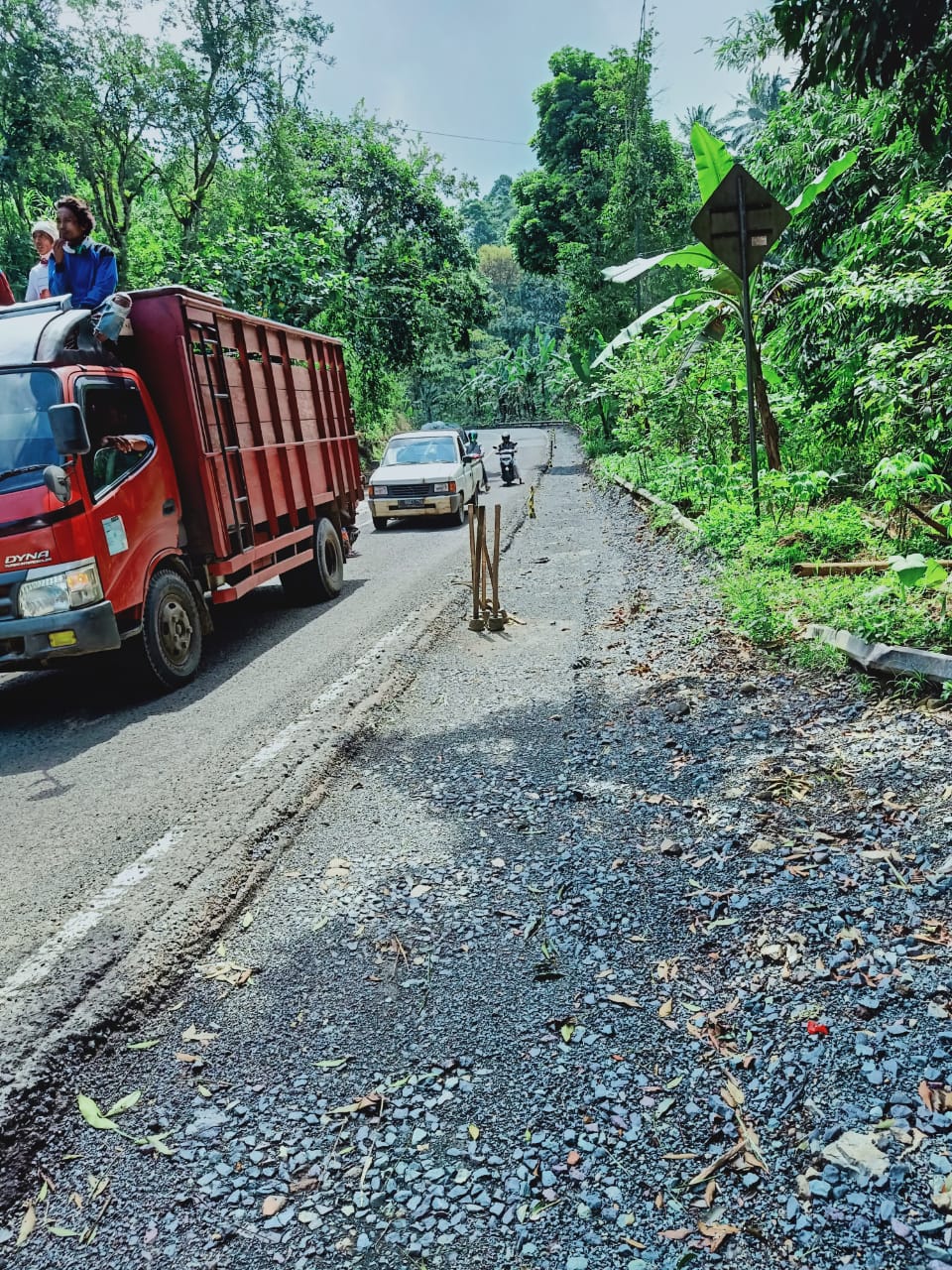 Penguatan Bahu Jalinbar Lamban, Ancam Pengguna Jalan