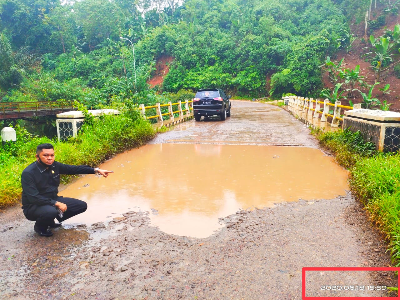 Jembatan Way Ilahan Terancam Amblas