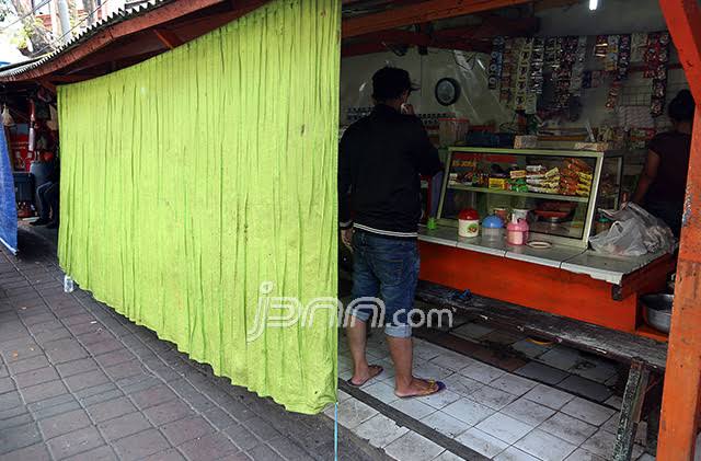 Wabup Minta Rumah Makan Tutup Dagangan Pakai Tirai