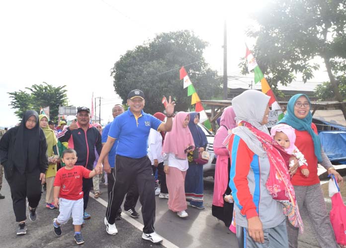 Jalan Sehat Pemkab, Diikuti ribuan peserta 