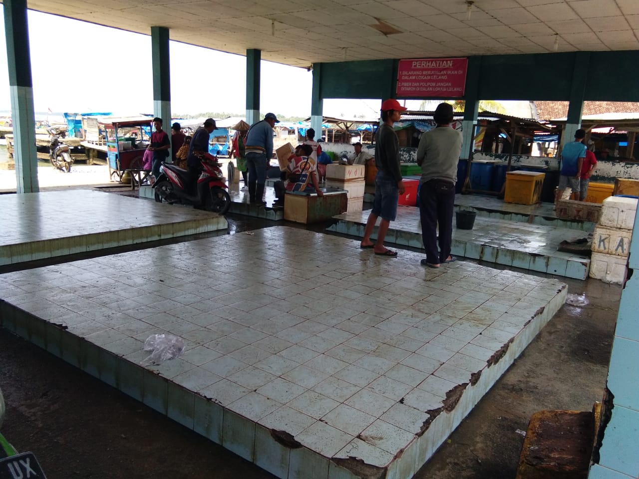 Saluran Drainase TPI Kotaagung Lebih Rendah Dari Permukaan Laut