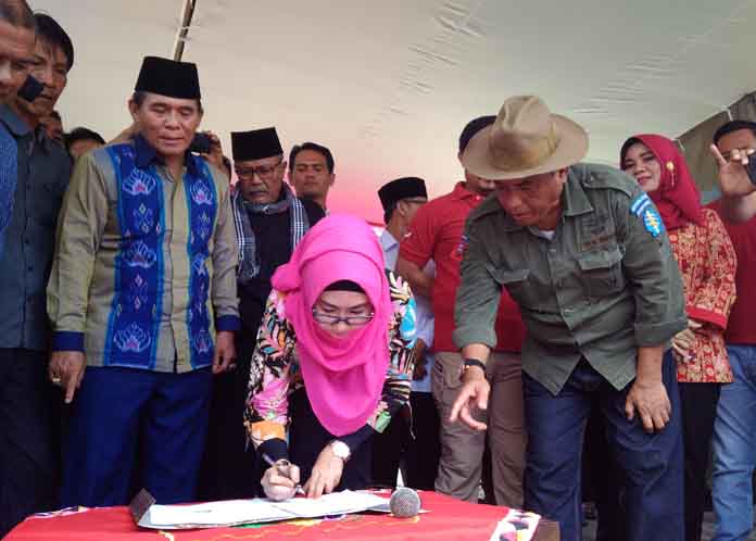 De-Sa Tandatangani “Kontrak Politik” Dengan Fauzan Syaie