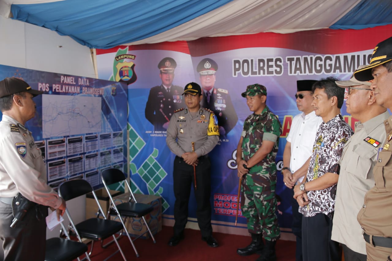 Sekdakab Pringsewu, Kapolres dan Dandim Tinjau Posko Pelayanan Arus Mudik Lebaran