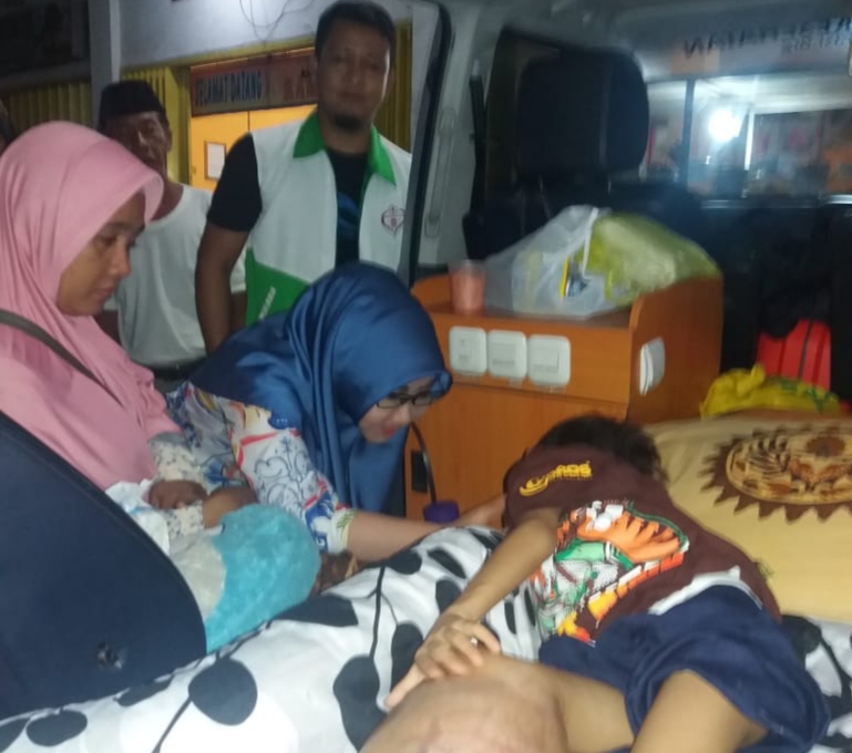 Bupati Besuk dan Doakan Naufal