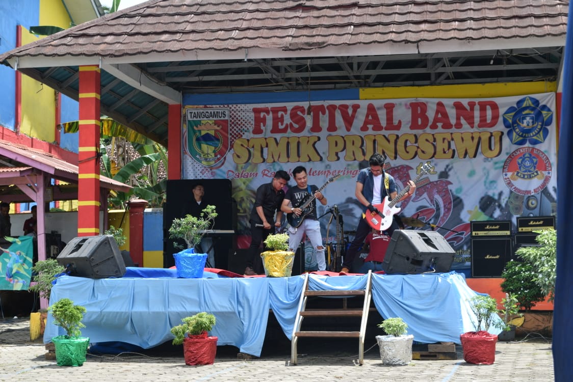 Meriahkan HUT Tanggamus, STMIK Kotaagung Selenggarakan Festival Band