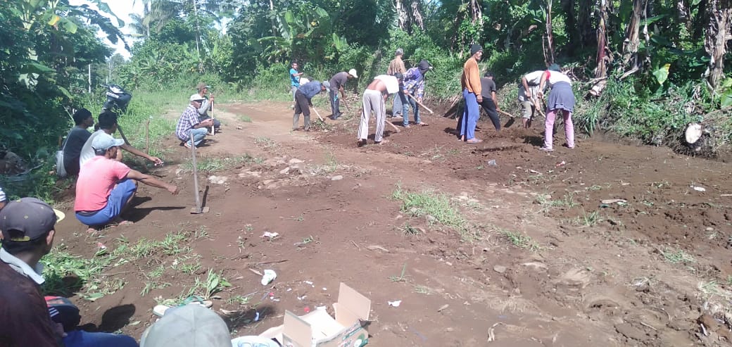 Peduli Lingkungan, Warga Tanjungjati Bersih-bersih Lingkungan