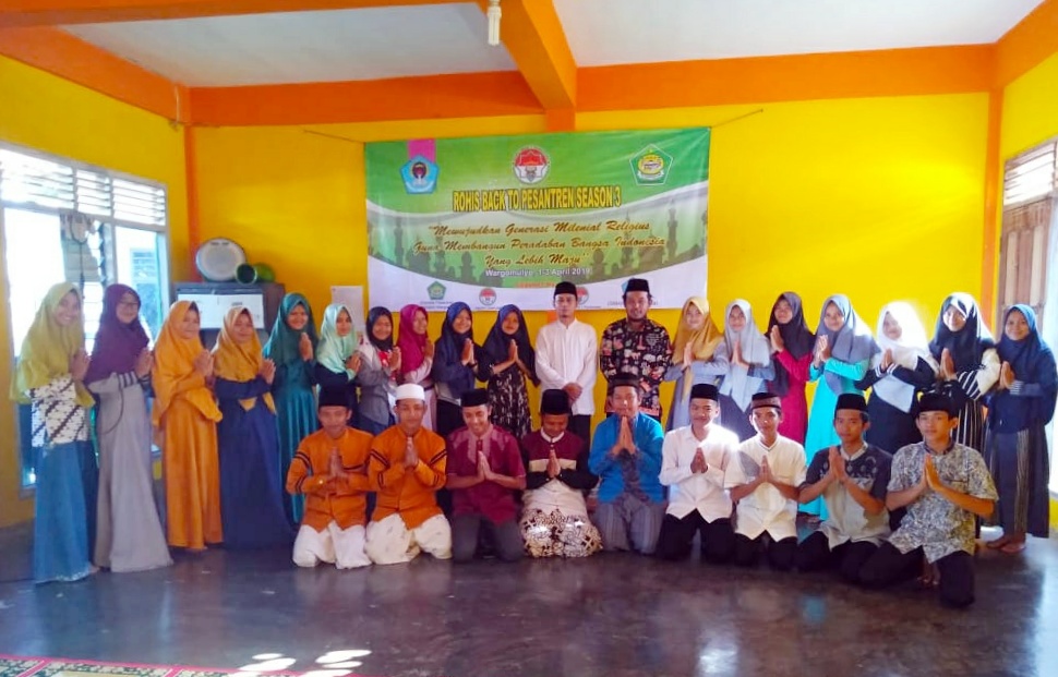 Rohis SMAN 1 Pardasuka Kenalkan Pesantren