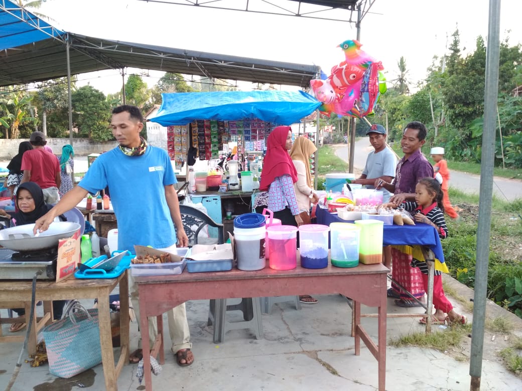 Pemuda Inisiasi Pasar Takjil