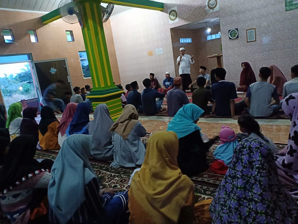 SMK Al-Qolam Buka Bersama dan Shalat Tarawih Berjamaah di Masjid Fatahillah