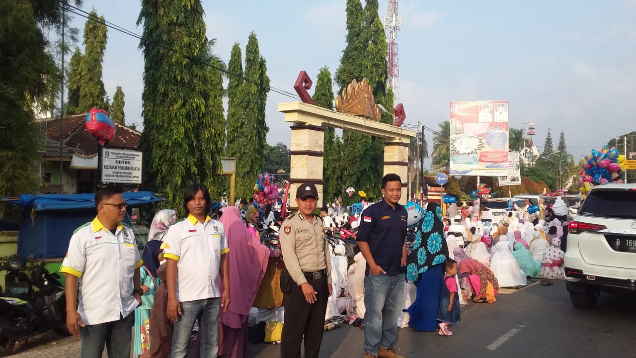 Toleransi, Pemuda Katolik dan Kristen Turut Amankan Salat Id di Pringsewu