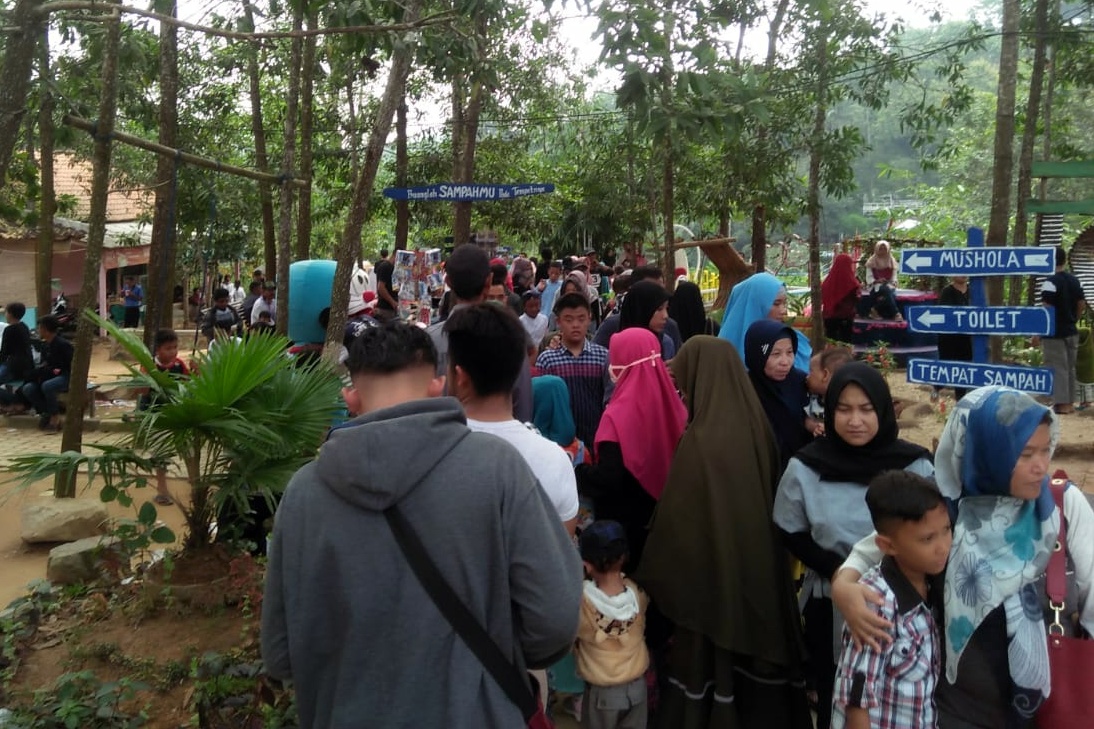 Ribuan Pengunjung Padati Talang Indah Pringsewu